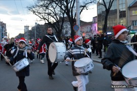 Запалване на Коледната елха