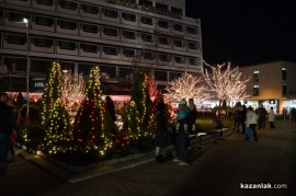 Видео: Грейнаха Коледната елха и светлините на Казанлък