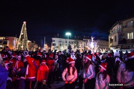 Запалване на Коледната елха