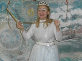 Жени ГЕРБ подариха премиерата на „Коледа с приятели“ на деца с увреждания