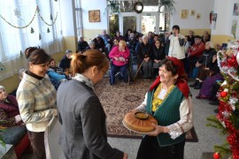 На Игнажден кметът Галина Стоянова посети училища и социални домове