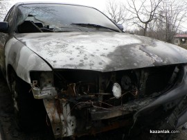 Запалиха автомобил в квартал Изток /видео/