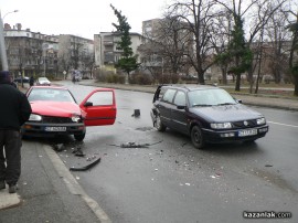 Катастрофа на автобусна спирка до парк Розариум