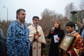 43-годишният Христо Христов спаси Богоявленския кръст в Казанлък