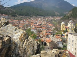Старозагорец дарява къща в Мъглиж на сирийски бежанци / Новини от Казанлък