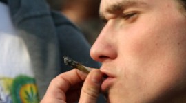 Младеж от Казанлък загази заради грам трева / Новини от Казанлък