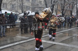 Кукери от община Павел баня се представиха на „Сурва 2014“