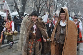 Кукери от община Павел баня се представиха на „Сурва 2014“