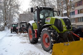 Община Казанлък: Снегопочистването на Казанлък  започна от вчера, през нощта са работили машини с гребла и опесъчители / Новини от Казанлък