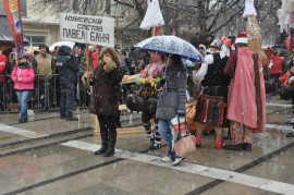 Кукери от община Павел баня се представиха на „Сурва 2014“ / Новини от Казанлък