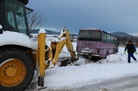 Полицията: Водачът на автобуса е виновен за пътния инцидент до Кънчево / Новини от Казанлък