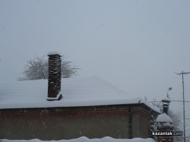  Нови 5 сантиметра сняг покриха Казанлък