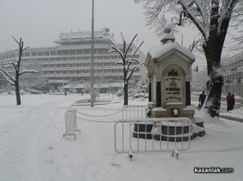  Нови 5 сантиметра сняг покриха Казанлък / Новини от Казанлък