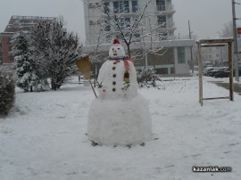 Снежен човек с продуктово позициониране е хит в Казанлък