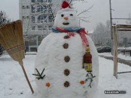 Снежен човек с продуктово позициониране е хит в Казанлък