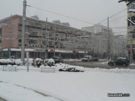  Нови 5 сантиметра сняг покриха Казанлък
