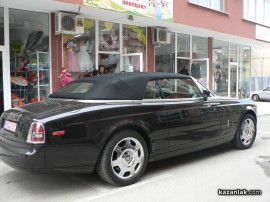 Казанлъчани въздишаха днес по невиждан на живо Ролс-Ройс