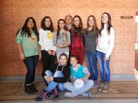 Волейболистките на “Вапцаров“ грабнаха ученическата купа в Казанлък / Новини от Казанлък