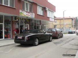 Казанлъчани въздишаха днес по невиждан на живо Ролс-Ройс