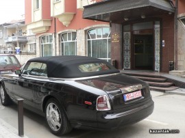 Казанлъчани въздишаха днес по невиждан на живо Ролс-Ройс