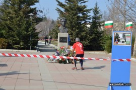 За 6 часа Ради Милев направи около 16 800 клякания. Постижението на казанлъчанина е по-добро от световния рекорд за 24 часа