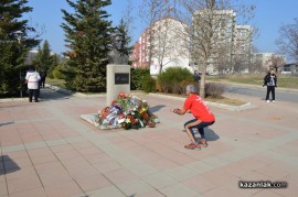 За 6 часа Ради Милев направи около 16 800 клякания. Постижението на казанлъчанина е по-добро от световния рекорд за 24 часа