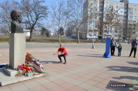 За 6 часа Ради Милев направи около 16 800 клякания. Постижението на казанлъчанина е по-добро от световния рекорд за 24 часа