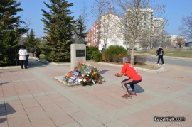 За 6 часа Ради Милев направи около 16 800 клякания. Постижението на казанлъчанина е по-добро от световния рекорд за 24 часа