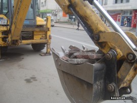 Подменят тротоара пред блока на Станчо Коев