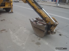 Подменят тротоара пред блока на Станчо Коев