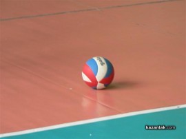  Отборите на ПГ по транспорт и ХГ „Кирил и Методий“ шампиони от ученическото по волейбол / Новини от Казанлък