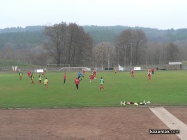 Отборите от ДЮШ на Розова долина изиграха три контролни срещи в един ден / Новини от Казанлък