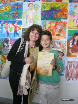 Възпитаниците на Ваня Запрянова правят мартеници и печелят конкурси