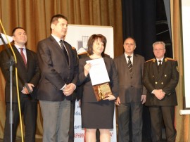 Областният управител Живка Аладжова получи отличие от Националния конкурс „Пожарникар на годината / Новини от Казанлък