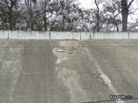 Колодрумът: Една рушаща се ръждясала и буренясала емблема на Казанлък