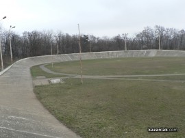 Колодрумът: Една рушаща се ръждясала и буренясала емблема на Казанлък