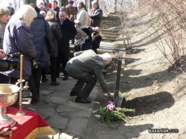 В град Шипка откриха плоча на едно от руските военни гробища
