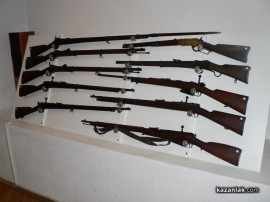 Откриха изложбата “Историческият път на оръжието“. За първи път можем да видим пушката на Коста Паница