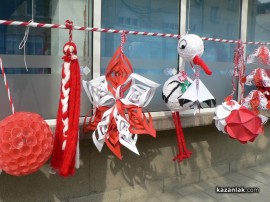 Изложба на големи и нестандартни мартеници пред Би Би Си Кейбъл