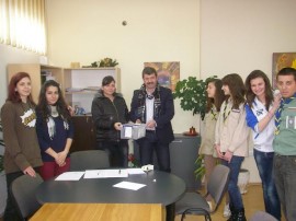 901 лева събра благотворителната кампания за 2-годишната Юлия / Новини от Казанлък