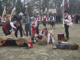 Кукерите на Голямо Дряново с награда от “Маскарадни игри 2014“