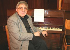  Хайгашод Агасян  идва в Казанлък за песенен конкурс / Новини от Казанлък