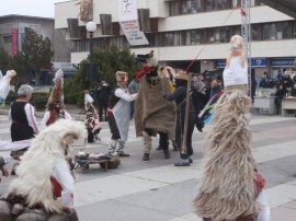 Камилата на кукерската група от Голямо Дряново с награда от ямболския фестивал „Кукерландия“