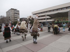 Камилата на кукерската група от Голямо Дряново с награда от ямболския фестивал „Кукерландия“
