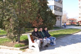 Нови пейки до Дом на културата “Арсенал“ и няколко спирки / Новини от Казанлък