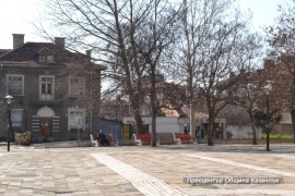 Нови пейки до Дом на културата “Арсенал“ и няколко спирки