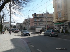 Откраднаха елемент от светофарите на центъра