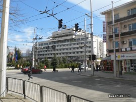 Откраднаха елемент от светофарите на центъра