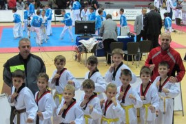 Казанлъшките таекуондисти с купа и медали от София Оупън / Новини от Казанлък