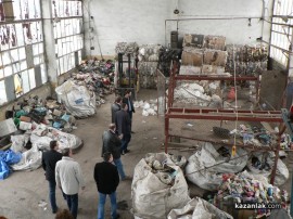 Общински съветници и медии посетиха сепариращата станция в Казанлък